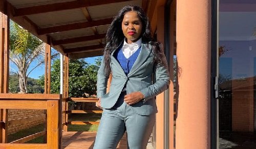 Fezeka Nkomonye-Bayeni profiles